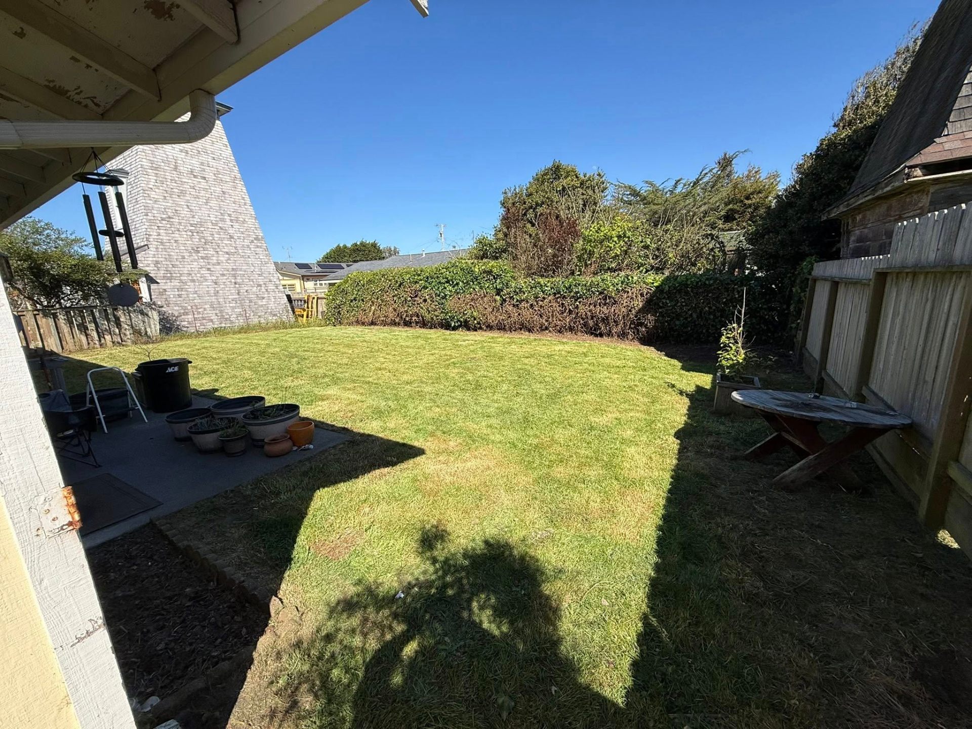 Beautifully maintained green lawn in Humboldt County after professional landscaping by Rodriguez Landscaping